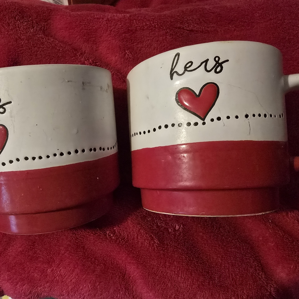 Red and White Heart Mugs Set